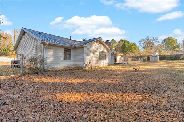 1999 Sewing Circle, Lithonia, GA 30058