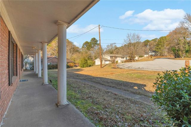 1999 Sewing Circle, Lithonia, GA 30058