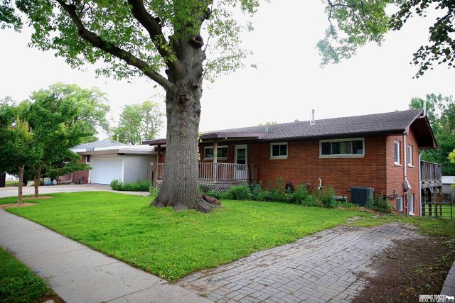 6224 Walker Avenue, Lincoln, NE 68507