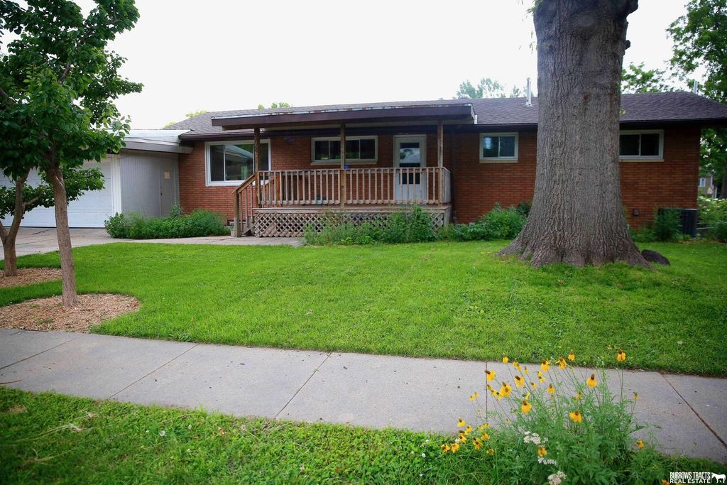 6224 Walker Avenue, Lincoln, NE 68507