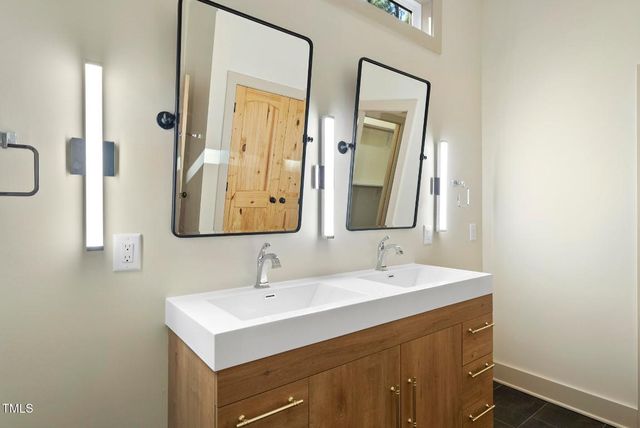 352 Anneliis Lane, Siler City, NC 27344