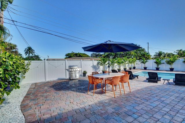 251 NE 2nd Circle, Boca Raton, FL 33431