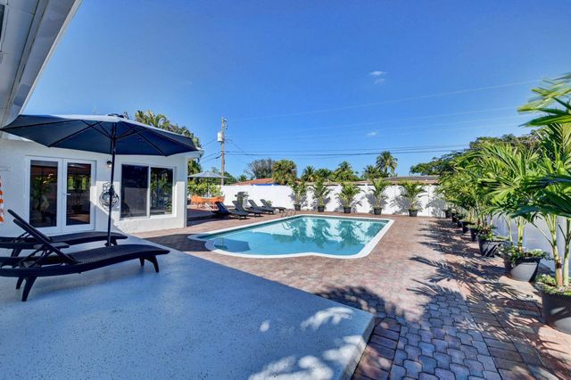 251 NE 2nd Circle, Boca Raton, FL 33431