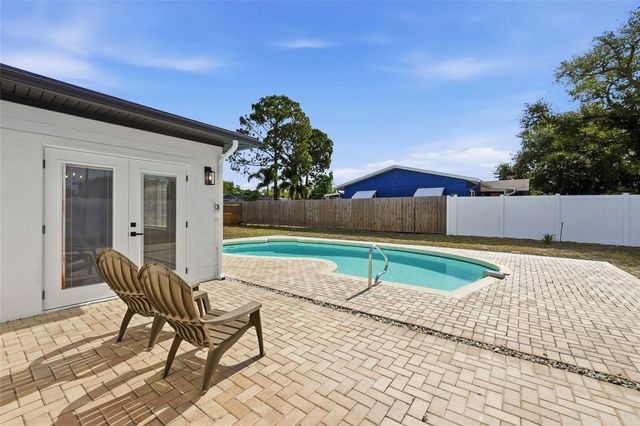 8601 139TH STREET, Seminole, FL 33776