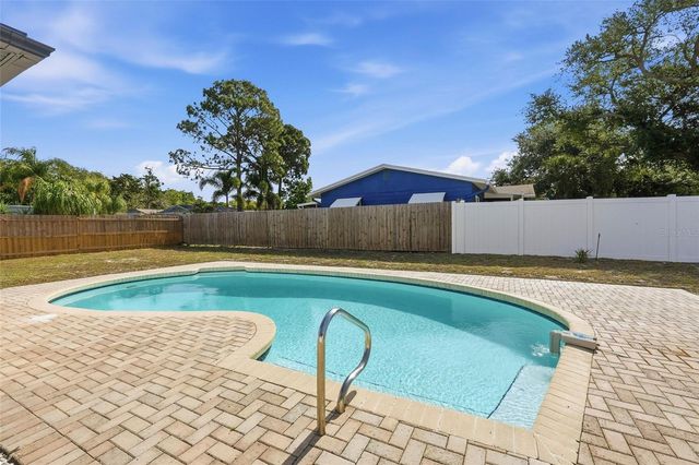 8601 139TH STREET, Seminole, FL 33776