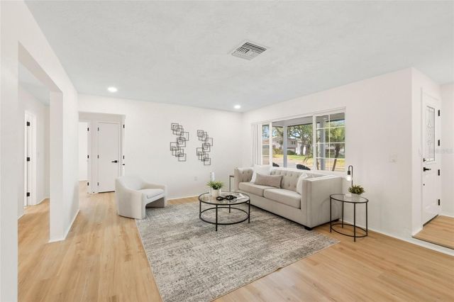 8601 139TH STREET, Seminole, FL 33776