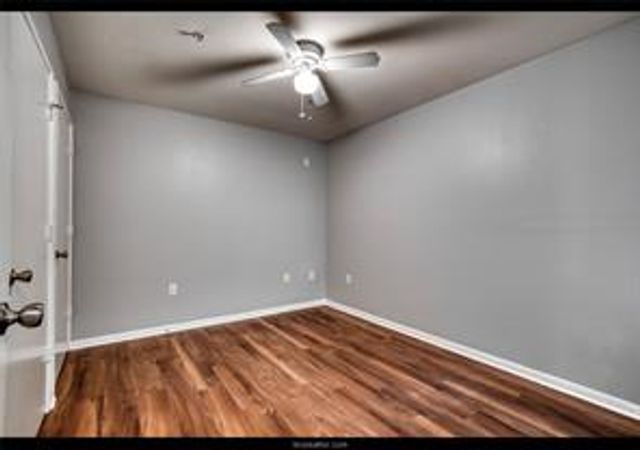 519 Southwest Parkway 103, College Station, TX 77840