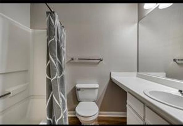 519 Southwest Parkway 103, College Station, TX 77840