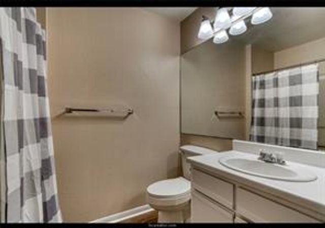 519 Southwest Parkway 103, College Station, TX 77840