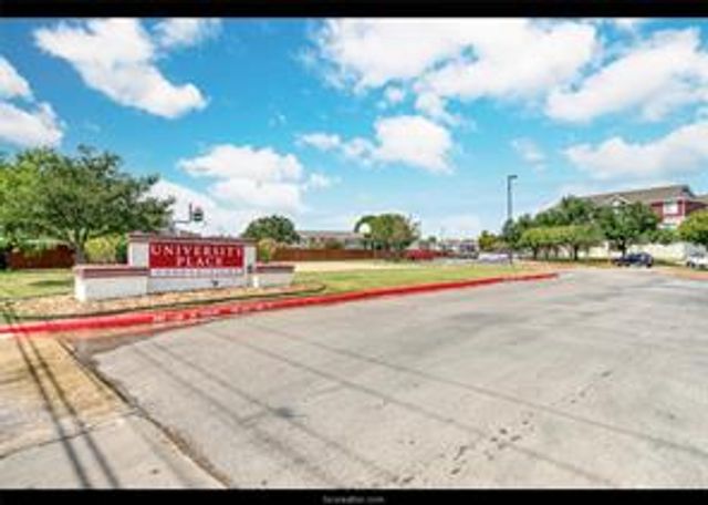 519 Southwest Parkway 103, College Station, TX 77840