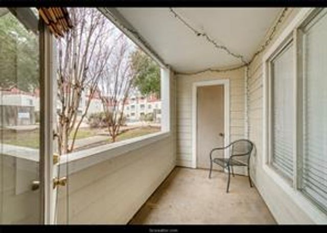 519 Southwest Parkway 103, College Station, TX 77840