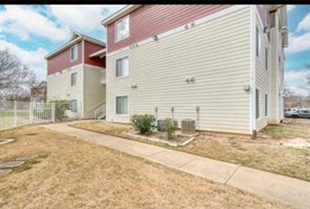 519 Southwest Parkway 103, College Station, TX 77840