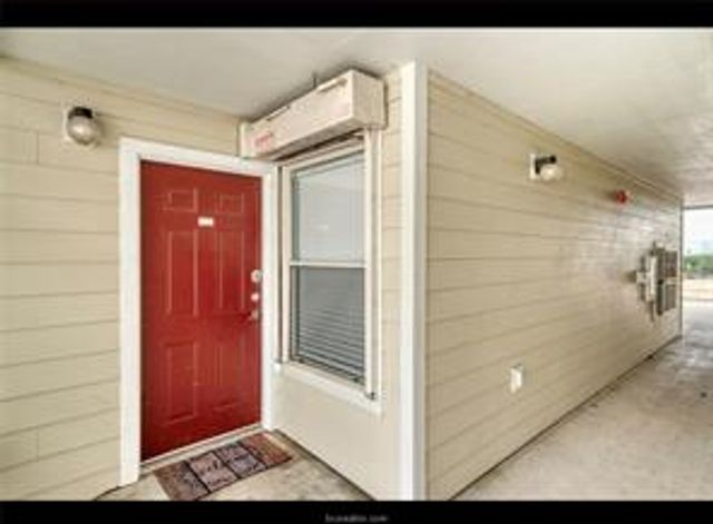 519 Southwest Parkway 103, College Station, TX 77840