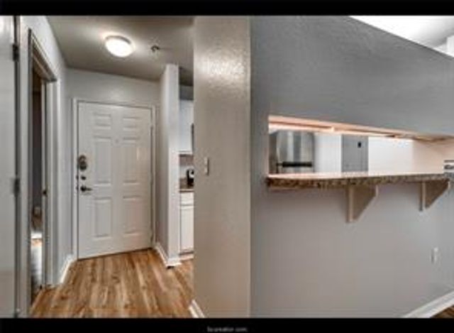 519 Southwest Parkway 103, College Station, TX 77840