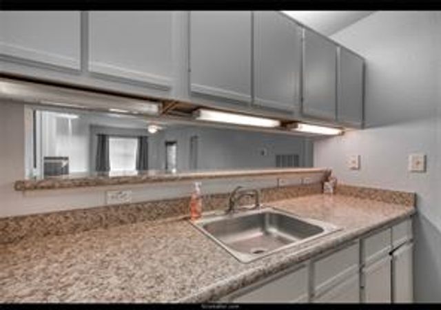 519 Southwest Parkway 103, College Station, TX 77840