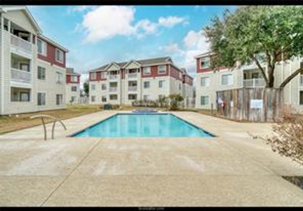 519 Southwest Parkway 103, College Station, TX 77840