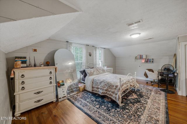 1303 W Madison Ave, Athens, TN 37303