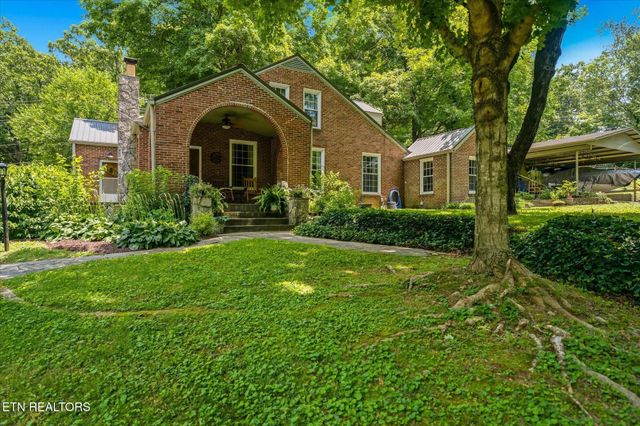 1303 W Madison Ave, Athens, TN 37303
