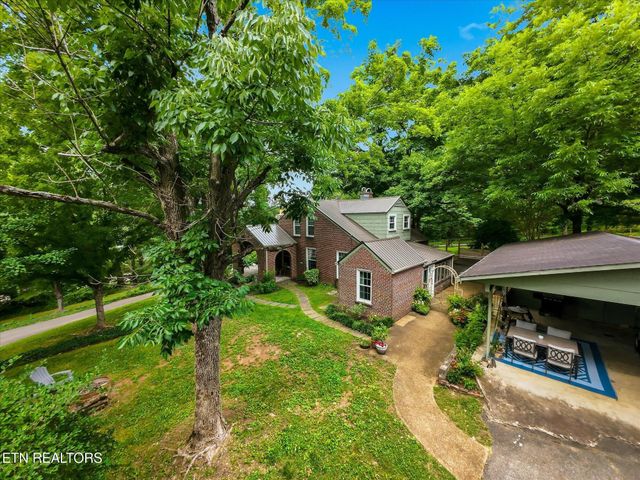 1303 W Madison Ave, Athens, TN 37303