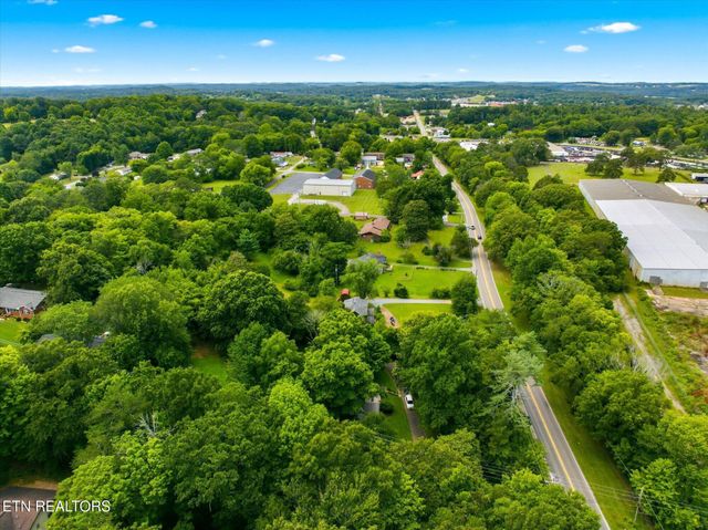 1303 W Madison Ave, Athens, TN 37303