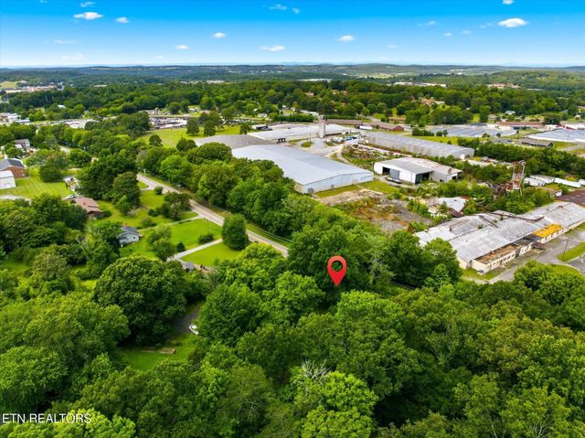 1303 W Madison Ave, Athens, TN 37303