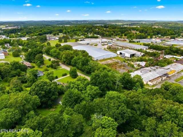 1303 W Madison Ave, Athens, TN 37303