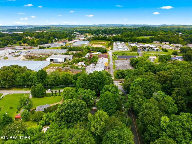 1303 W Madison Ave, Athens, TN 37303