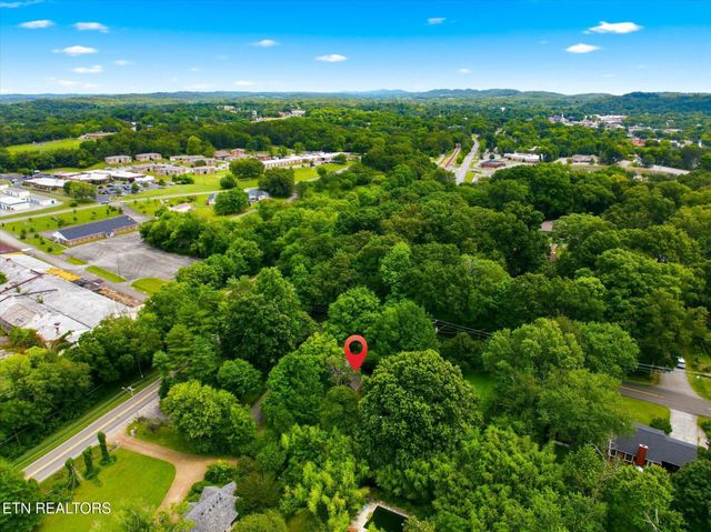 1303 W Madison Ave, Athens, TN 37303