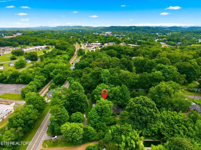 1303 W Madison Ave, Athens, TN 37303