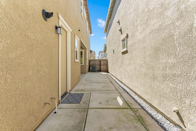 3725 Gulf Of Haifa Ave, Sacramento, CA 95834