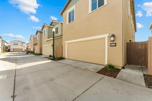 3725 Gulf Of Haifa Ave, Sacramento, CA 95834