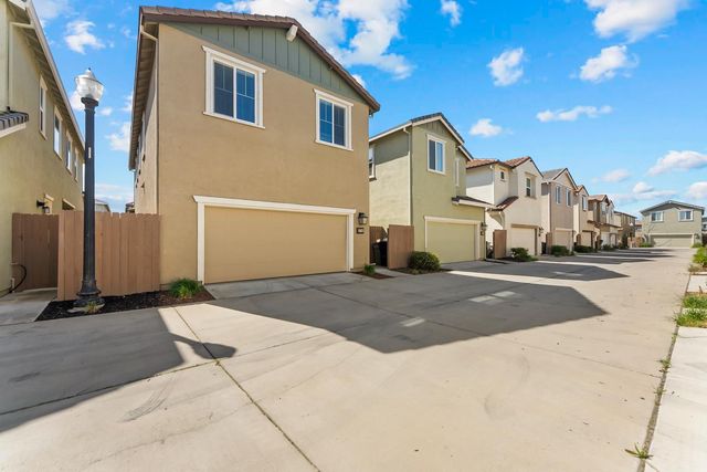 3725 Gulf Of Haifa Ave, Sacramento, CA 95834