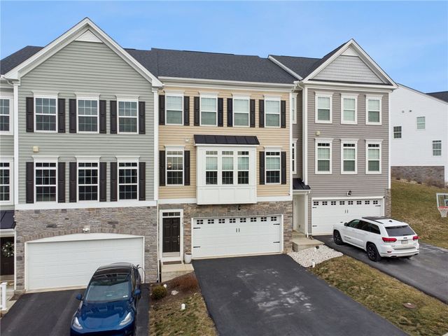 2185 Shawnee Dr, South Strabane, PA 15301