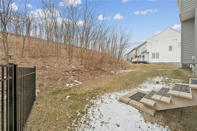 2185 Shawnee Dr, South Strabane, PA 15301