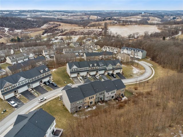 2185 Shawnee Dr, South Strabane, PA 15301