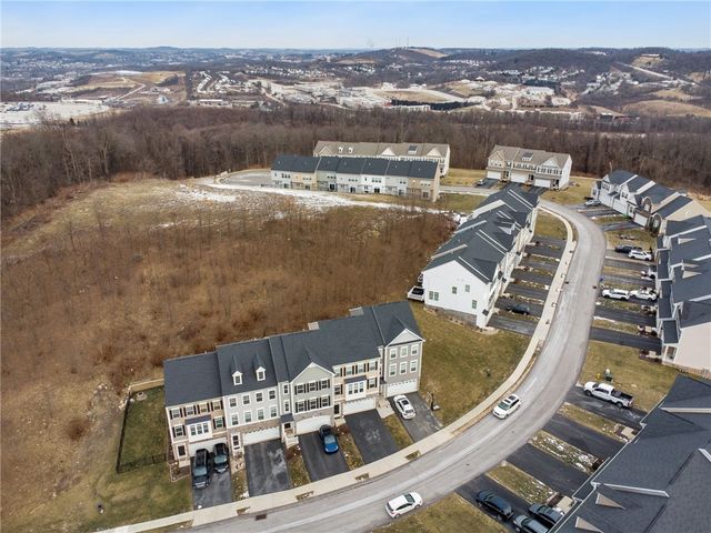2185 Shawnee Dr, South Strabane, PA 15301