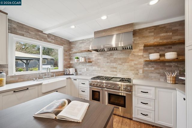 872 Solana Dr, Lafayette, CA 94549