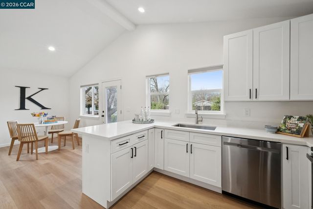 872 Solana Dr, Lafayette, CA 94549