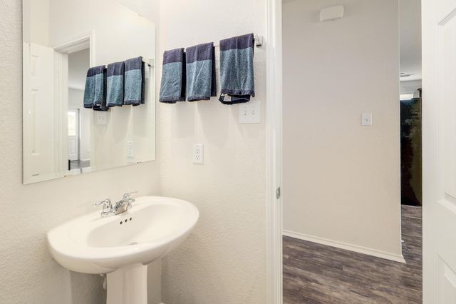 317 Bedford Falls LN, Jarrell, TX 76537