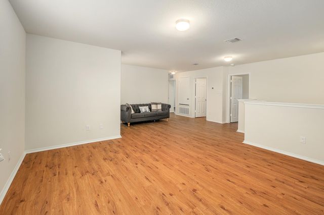 317 Bedford Falls LN, Jarrell, TX 76537