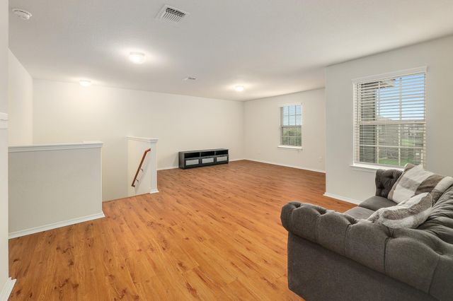 317 Bedford Falls LN, Jarrell, TX 76537