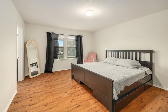 317 Bedford Falls LN, Jarrell, TX 76537