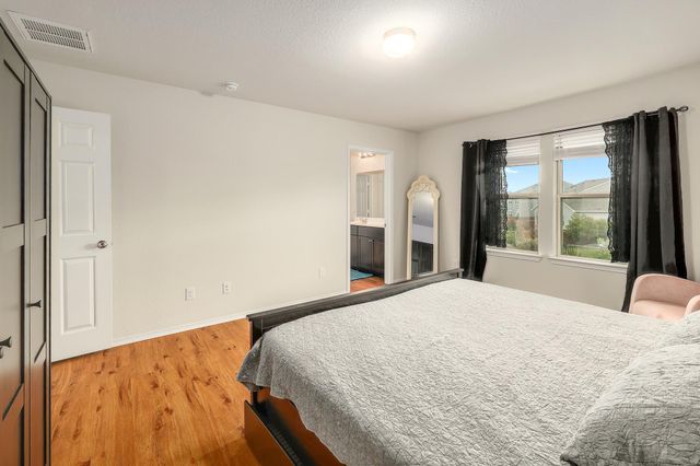 317 Bedford Falls LN, Jarrell, TX 76537