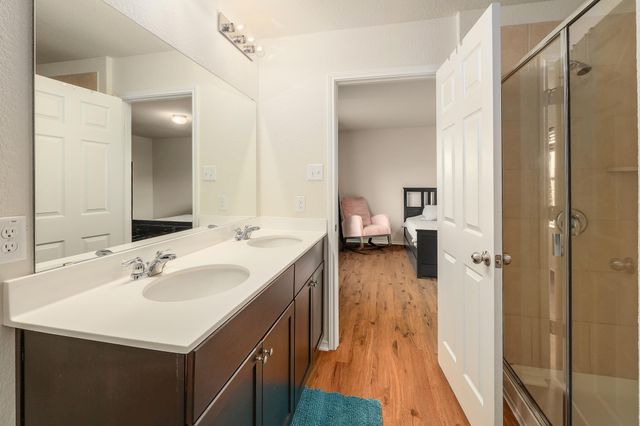317 Bedford Falls LN, Jarrell, TX 76537