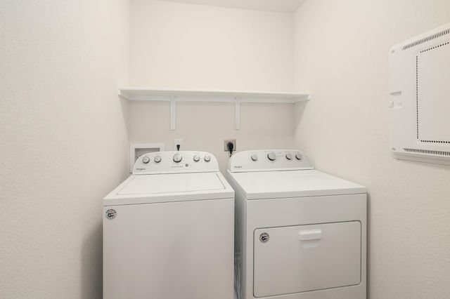 317 Bedford Falls LN, Jarrell, TX 76537