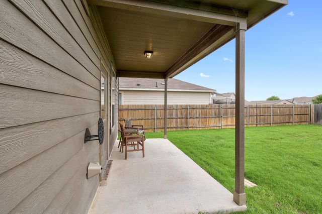 317 Bedford Falls LN, Jarrell, TX 76537