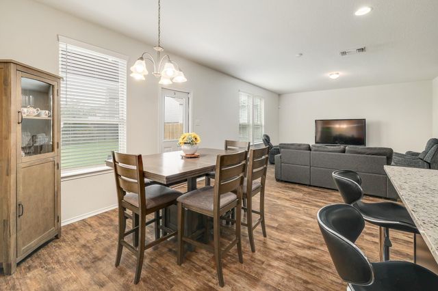 317 Bedford Falls LN, Jarrell, TX 76537