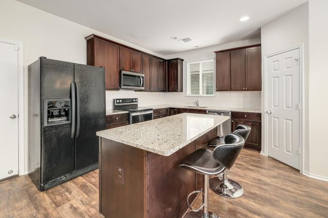317 Bedford Falls LN, Jarrell, TX 76537