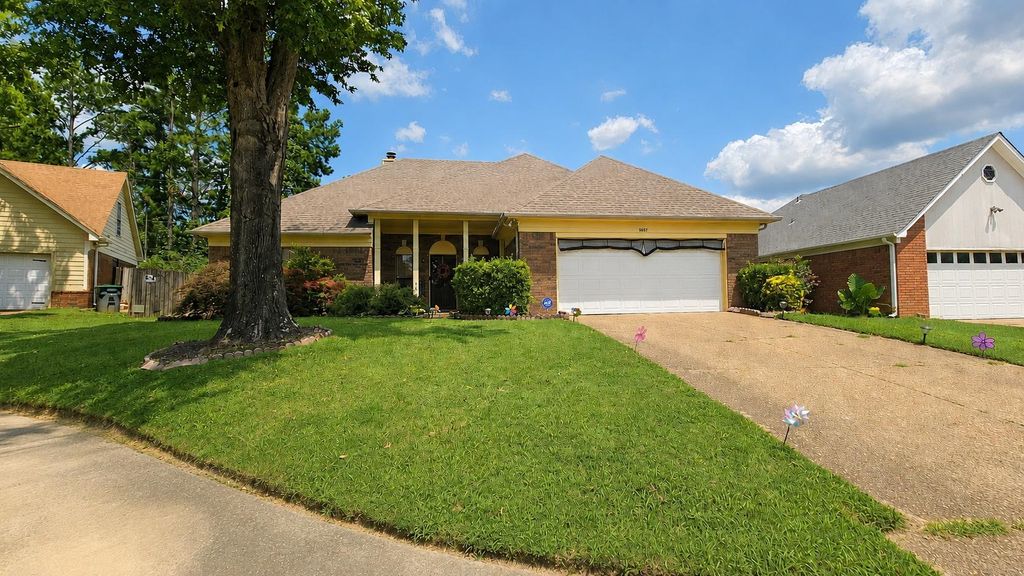 6652 BOYLSTON DR, Memphis, TN 38141