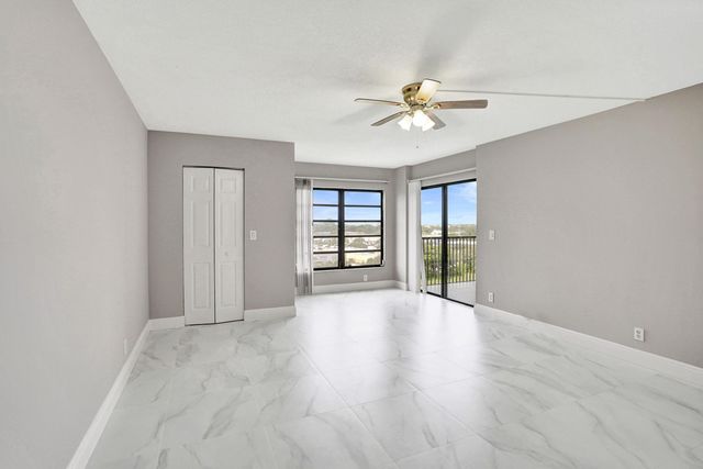 2200 S CYPRESS BEND Drive 707, Pompano Beach, FL 33069